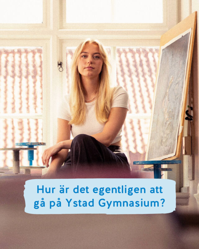 Hur är det egentligen att gå på Ystad Gymnasium?🤷‍♀️
Här är några utdrag från före detta elevers recensioner av skolan. Alla recensioner går att läsa i sin helhet på vår hemsida eller på gymnasium.se ⭐️